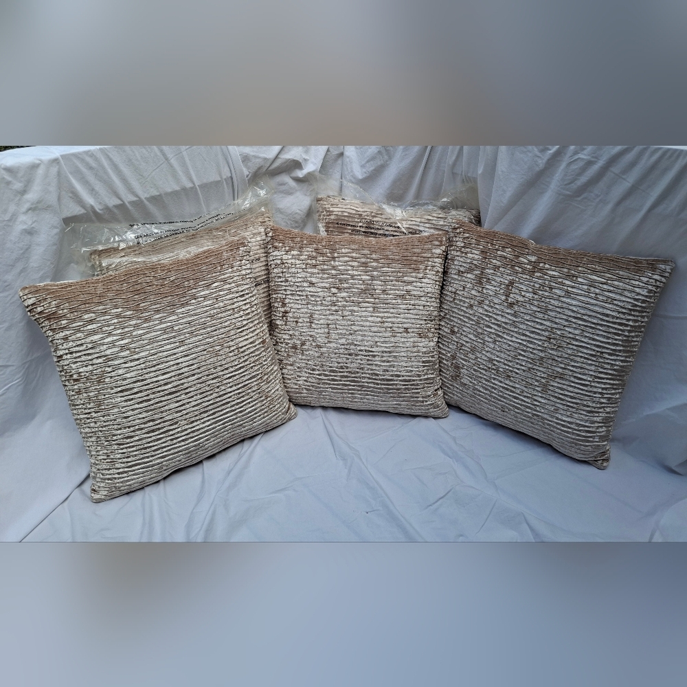 Vintage Pier 1 Ripple Velvet Ivory Set Of 5 Accent Pillows Throw Pillows